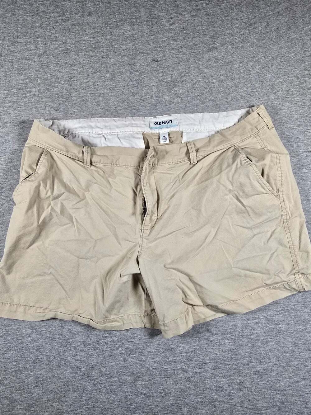 Old Navy Women's Khaki Chino Shorts Size 16 Standard Regular